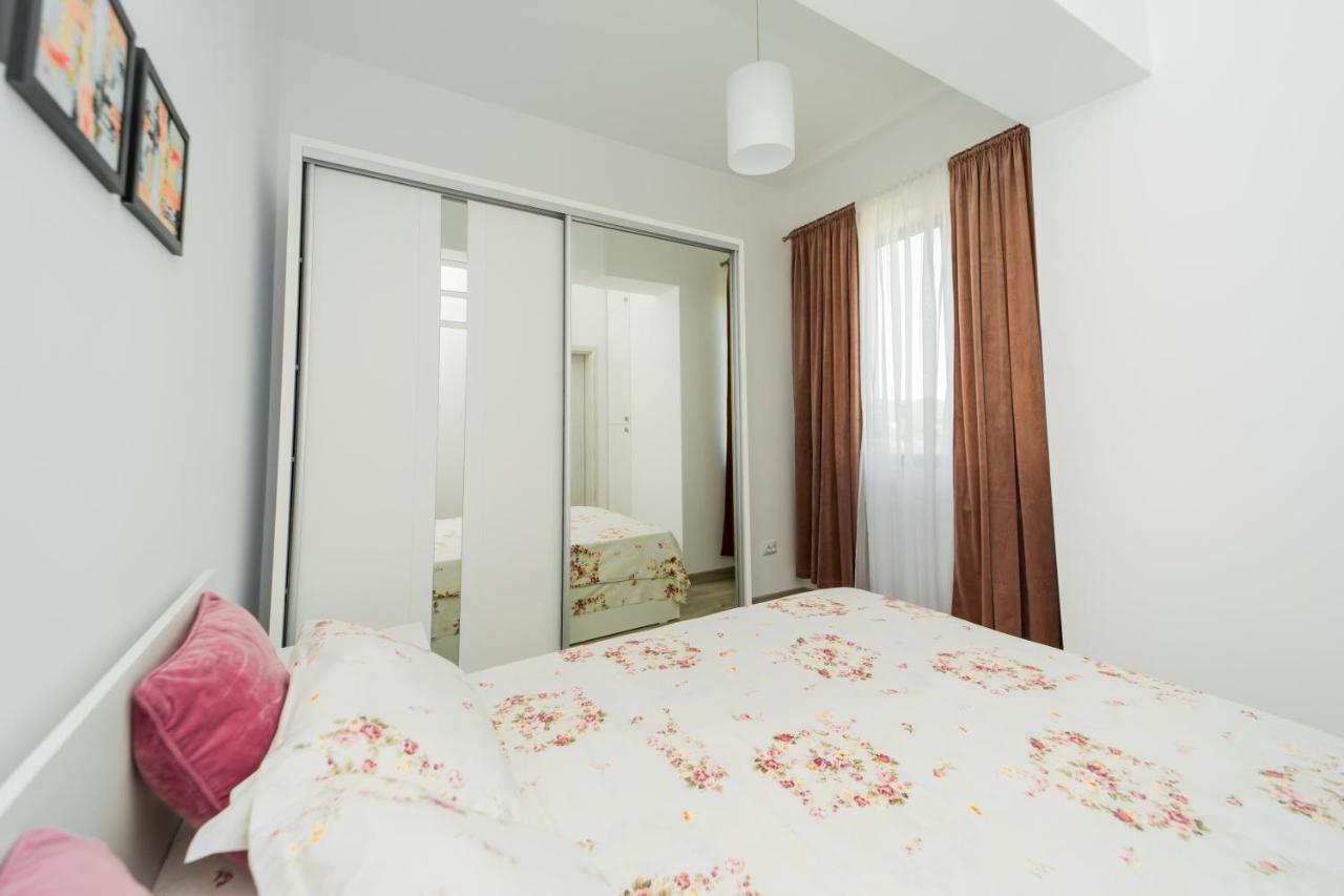 Panorama View Apartment 2Km To Palas 雅西 外观 照片
